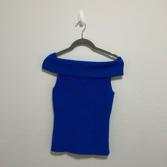 Babaton Aritzia Sculpt Knit Off-Shoulder Top Size Medium - Picture 1 of 5